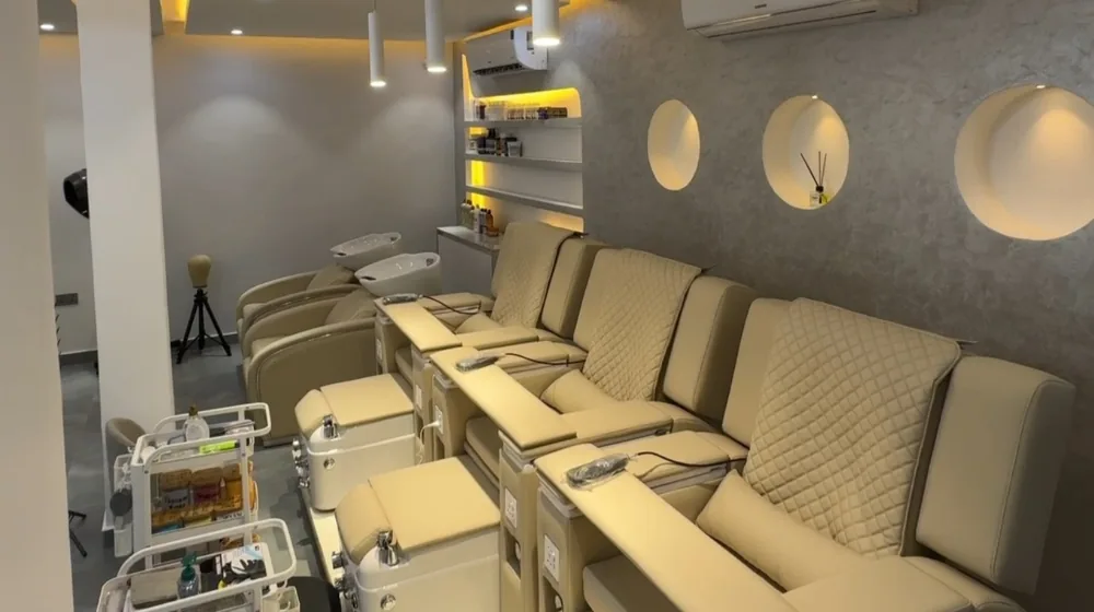 Pedicure thrones